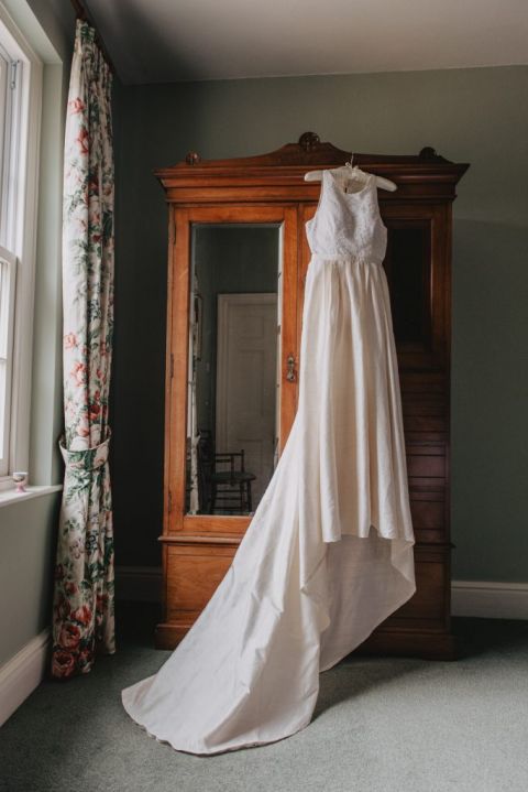 Olivia Johnston Photography, Relaxed Wedding Photography, Angela Gladwin wedding dress